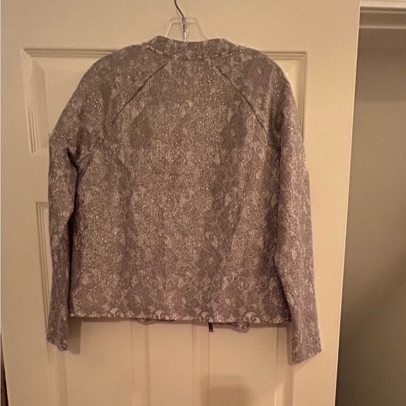 Banana Republic, NWT, Silver Jacquard Zip-Up Bomber Style Jacket. Medium - Picture 3 of 14
